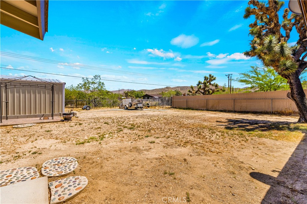 7599 Joshua Lane Yucca Valley, CA 92284 - Photo 30 of 43