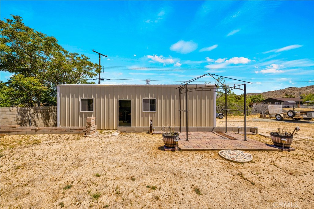 7599 Joshua Lane Yucca Valley, CA 92284 - Photo 34 of 43