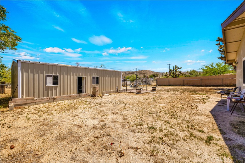 7599 Joshua Lane Yucca Valley, CA 92284 - Photo 35 of 43