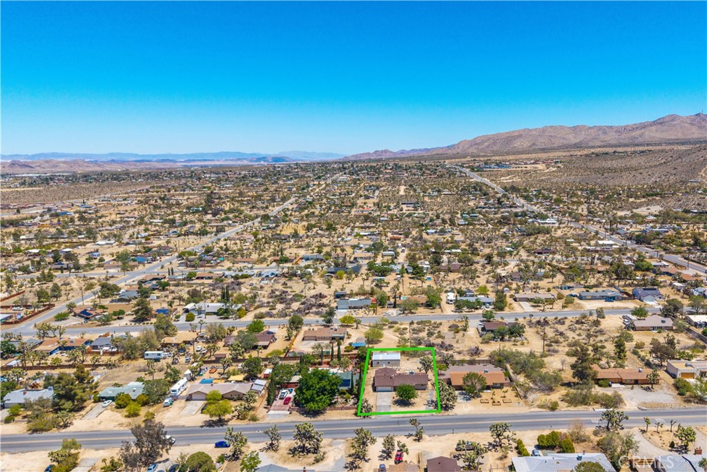7599 Joshua Lane Yucca Valley, CA 92284 - Photo 38 of 43