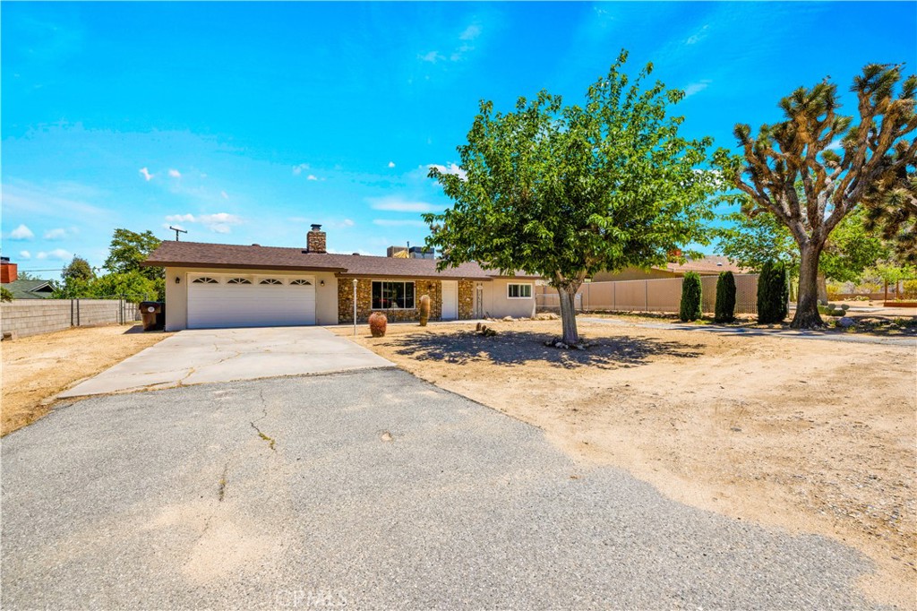 7599 Joshua Lane Yucca Valley, CA 92284 - Photo 6 of 43