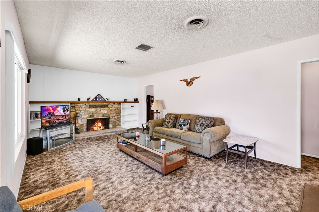 7599 Joshua Lane Yucca Valley, CA 92284 - Photo 10 of 43