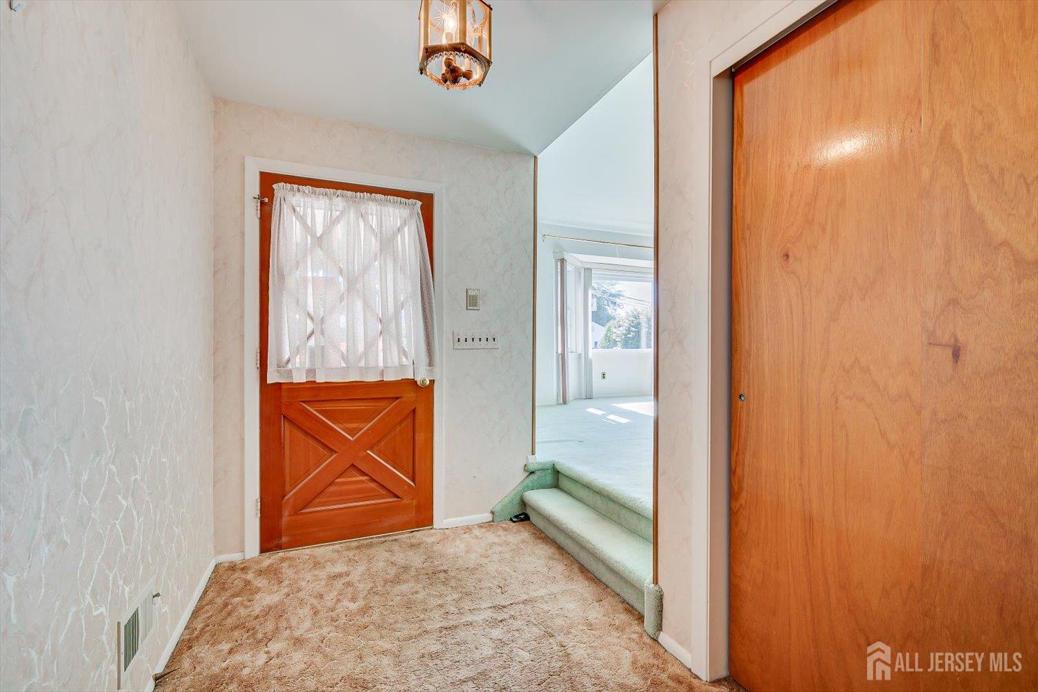 9 Annette Drive Edison, NJ 08820 - Photo 4 of 35