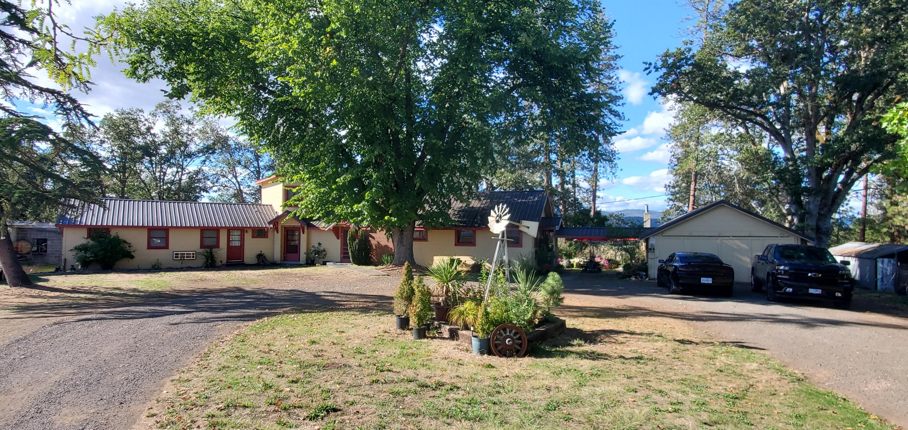 1501 Hammel Road Eagle Point, OR 97524 - Photo 1 of 34 main