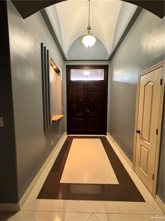 1216 East Balboa Avenue McAllen, TX 78503 - Photo 2 of 16 a bathroom with a tub and shower