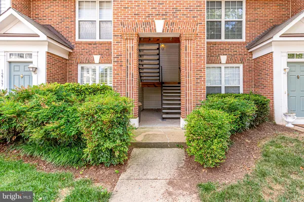 $425,000 | 12739 Fair Crest Court, Unit 301, Fairfax, VA 22033