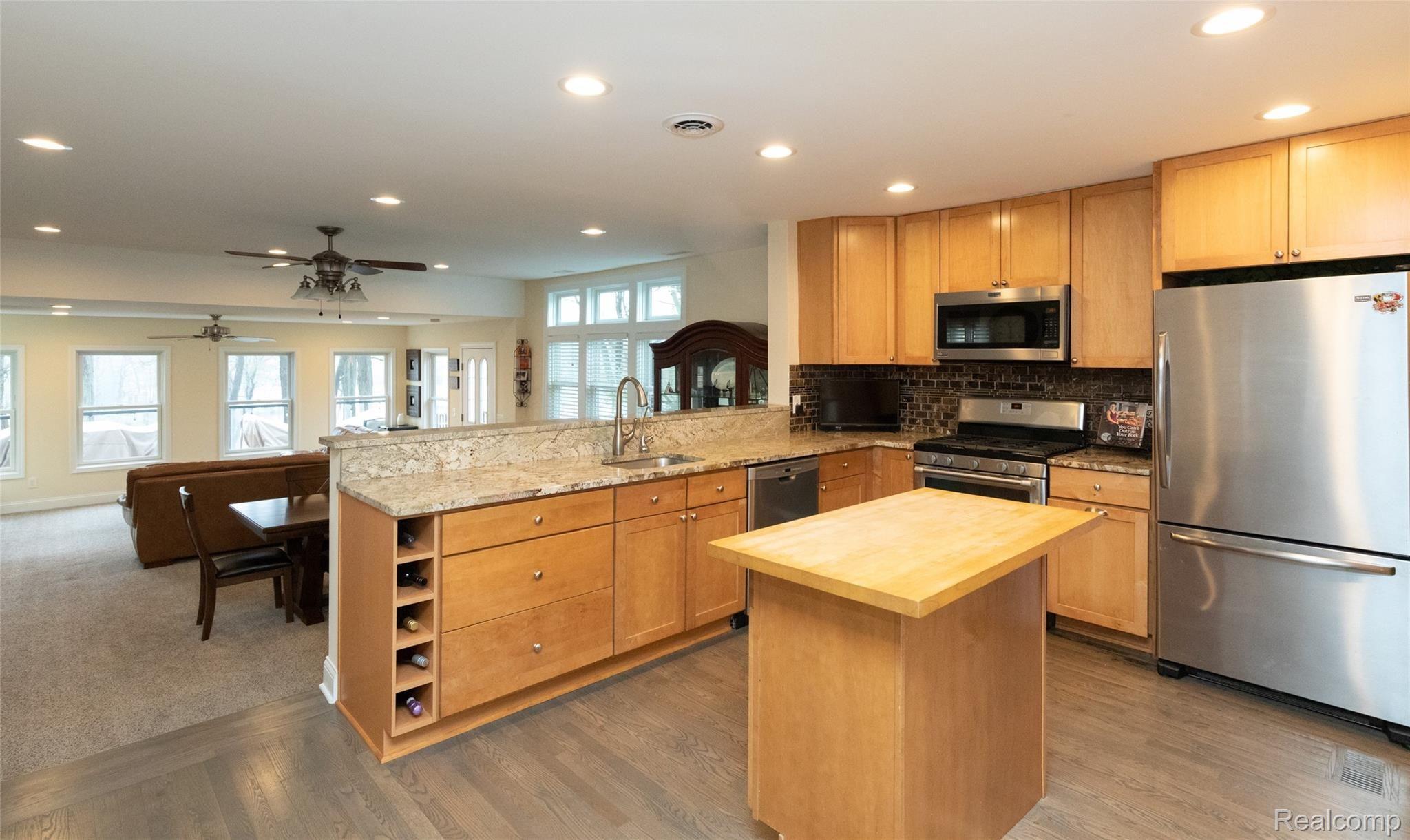 9797 Norman Road Clarkston, MI 48348 - Photo 12 of 82 Amazing maple kitchen