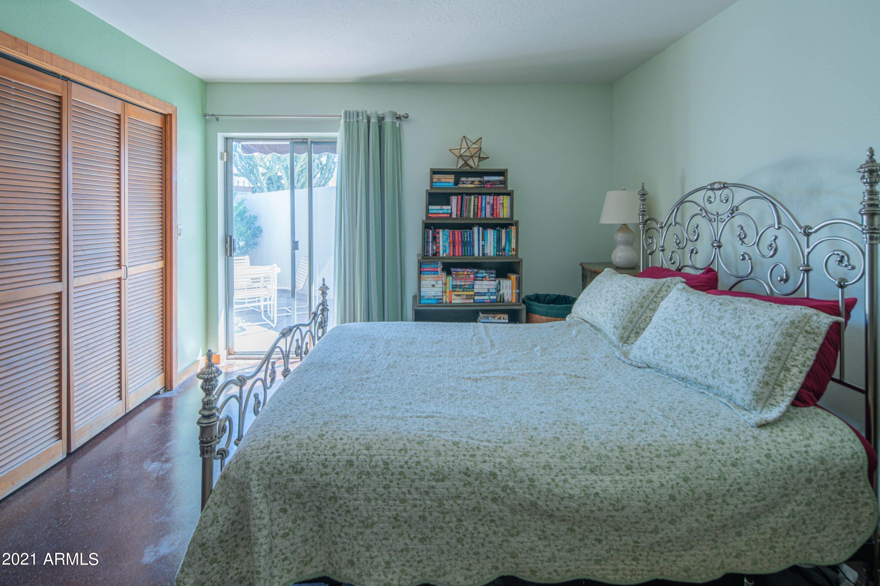 1250 East Bethany Home Road, Unit 6 Phoenix, AZ 85014 - Photo 8 of 20 Master suite