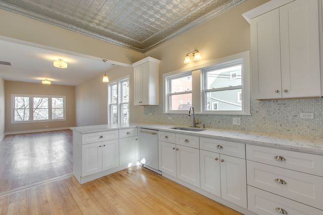 $800,000 | 2761 West St Mary Street, Chicago, IL 60647