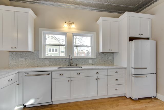 $800,000 | 2761 West St Mary Street, Chicago, IL 60647