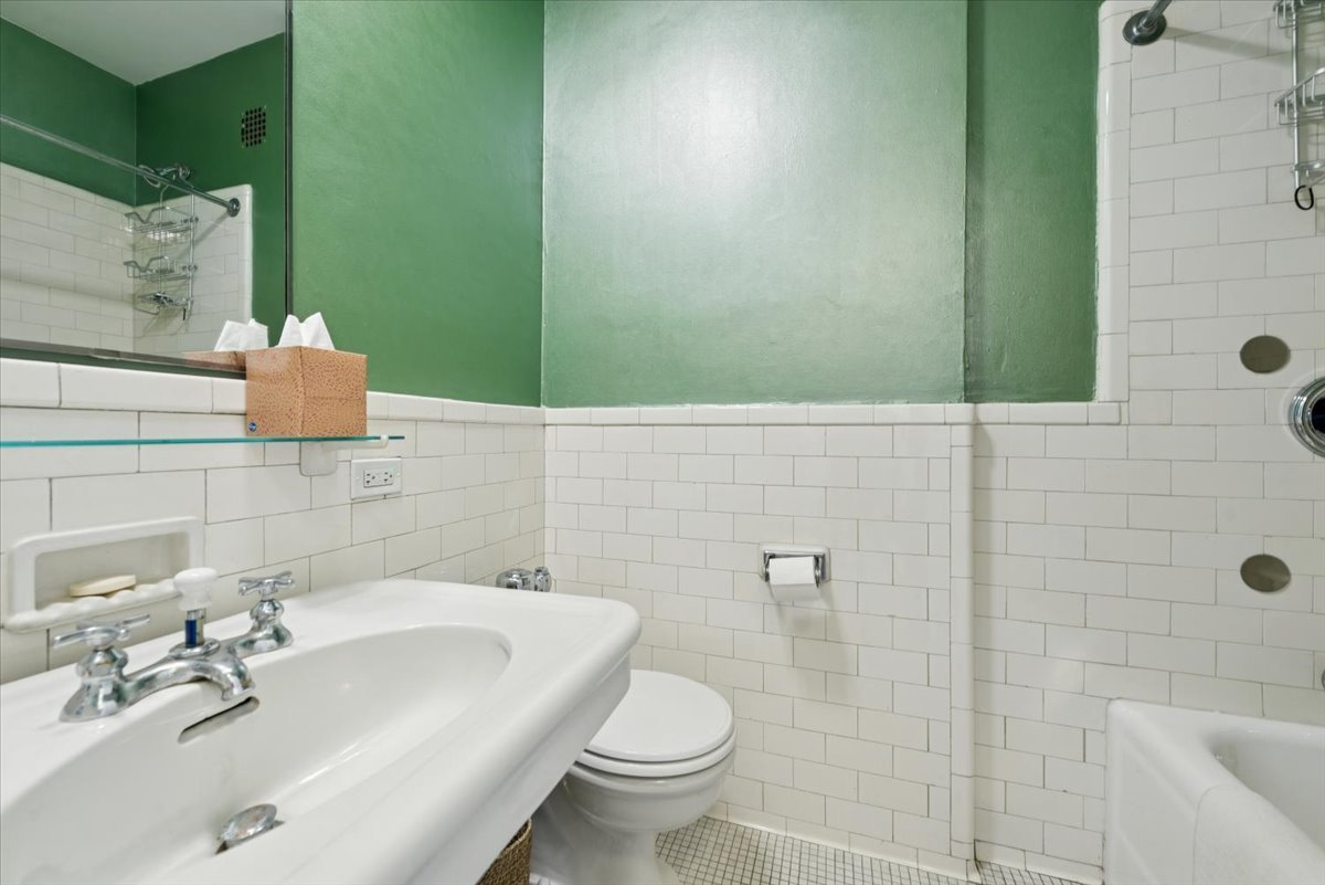 5555 North Sheridan Road, Unit 130 Chicago, IL 60640 - Photo 9 of 23