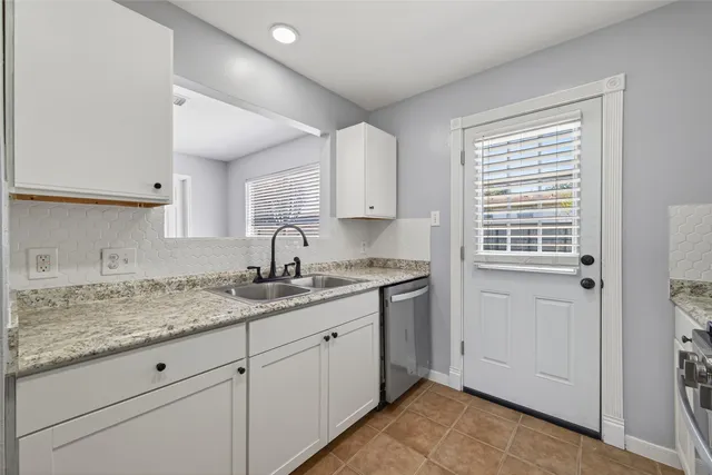 $1,800 | 12714 Verdant Brook Drive, Houston, TX 77085