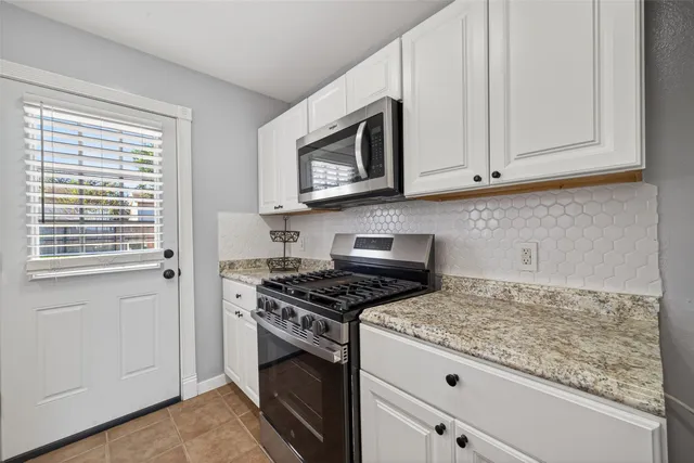 $1,800 | 12714 Verdant Brook Drive, Houston, TX 77085