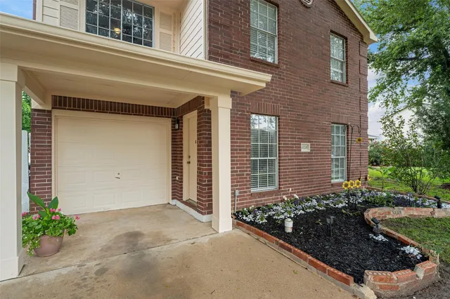 $1,800 | 12714 Verdant Brook Drive, Houston, TX 77085