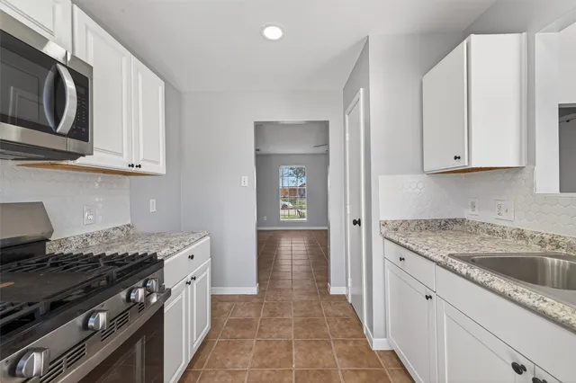 $1,800 | 12714 Verdant Brook Drive, Houston, TX 77085