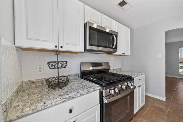 $1,800 | 12714 Verdant Brook Drive, Houston, TX 77085