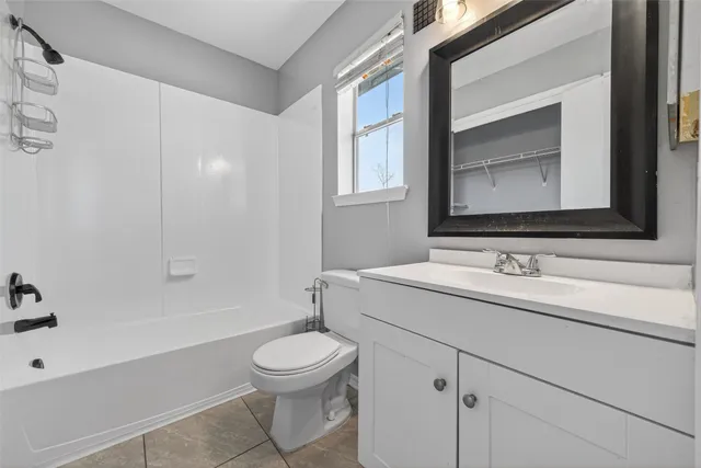 $1,800 | 12714 Verdant Brook Drive, Houston, TX 77085