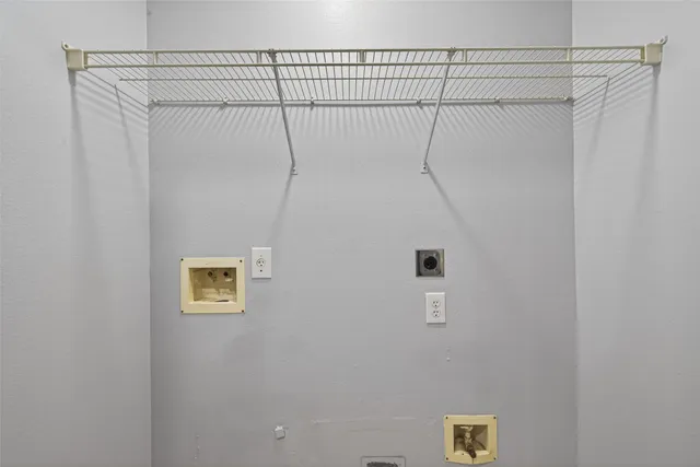 $1,800 | 12714 Verdant Brook Drive, Houston, TX 77085