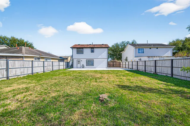 $1,800 | 12714 Verdant Brook Drive, Houston, TX 77085