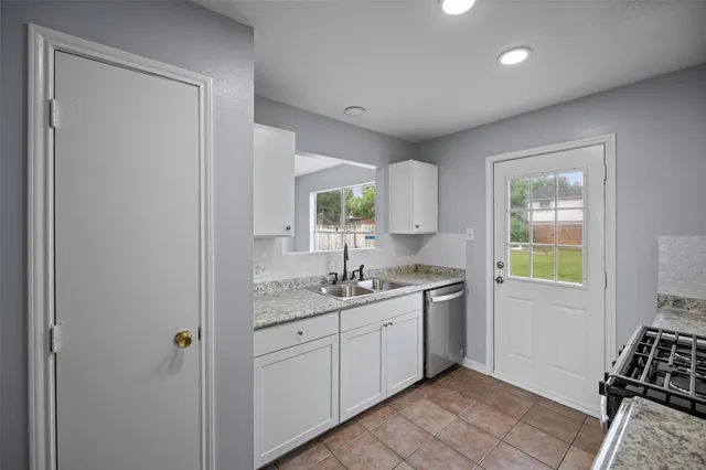 $1,800 | 12714 Verdant Brook Drive, Houston, TX 77085