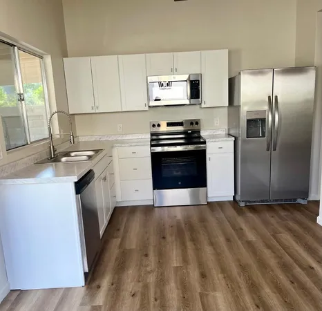 $2,000 | 4043 West Camino Del Rio, Glendale, AZ 85310