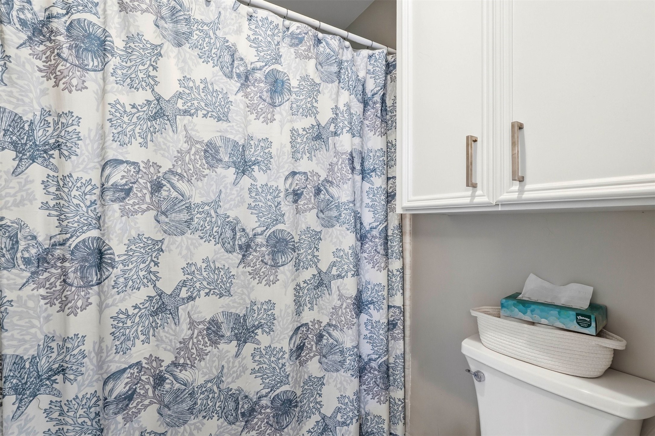 7927 Wolfield Lane Houston, TX 77071 - Photo 20 of 24 a bathroom with a toilet and a sink
