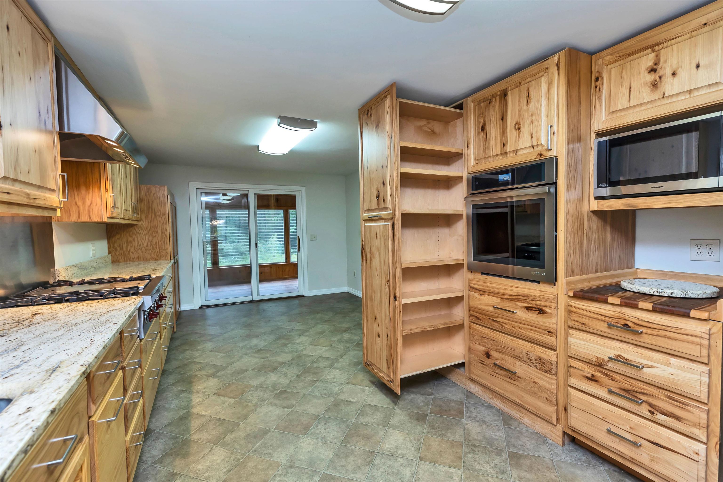 27 Cricket Corner Road Amherst, NH 03031 - Photo 3 of 40