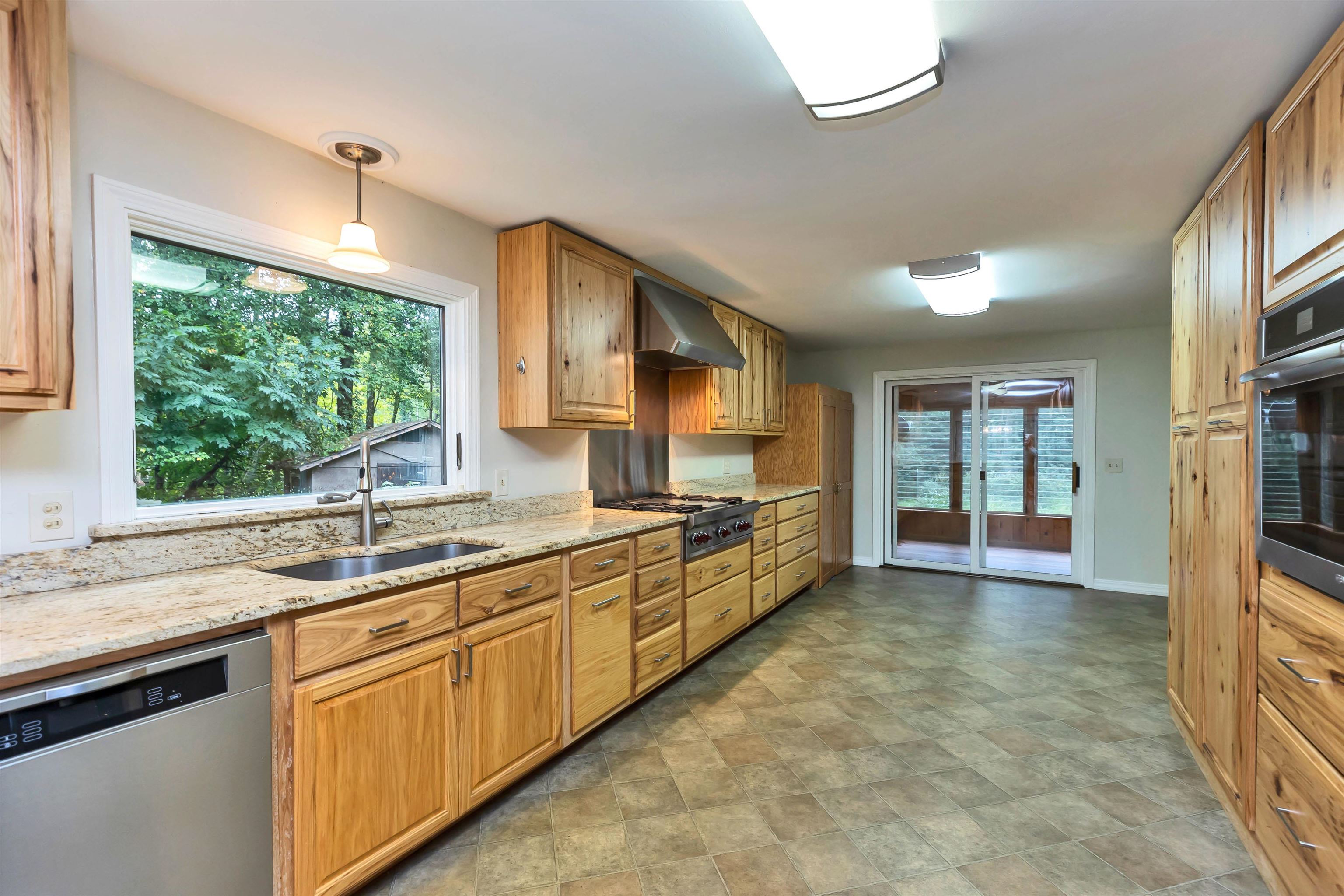 27 Cricket Corner Road Amherst, NH 03031 - Photo 5 of 40