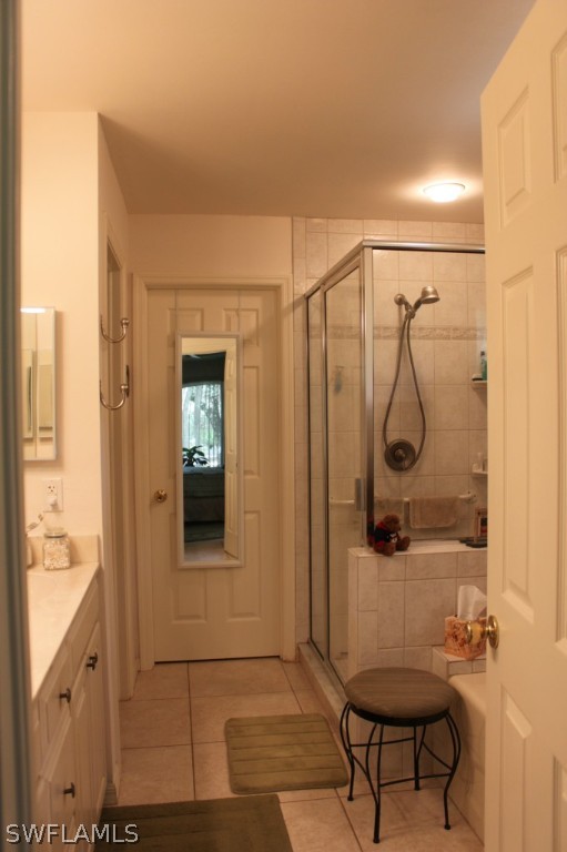 4091 Staley Road Fort Myers, FL 33905 - Photo 10 of 17 a bathroom with a shower