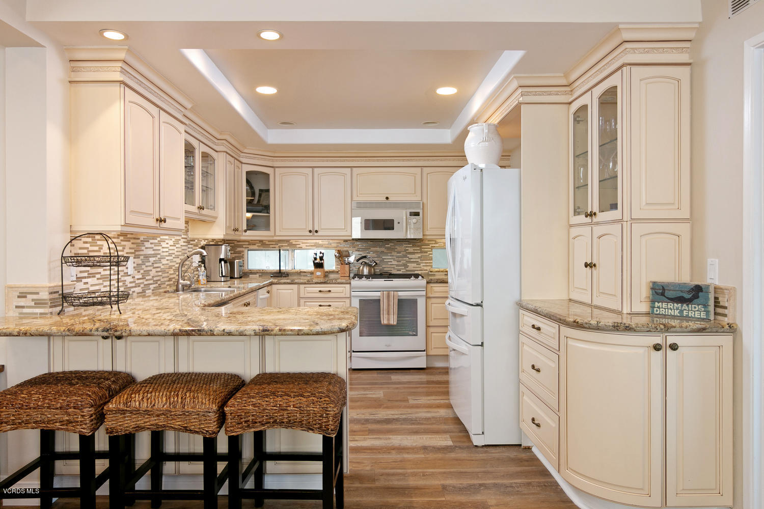 2061 Peninsula Road Oxnard, CA 93035 - Photo 18 of 48 2061 Peninsula Rd-018-051-Kitchen-MLS_Si