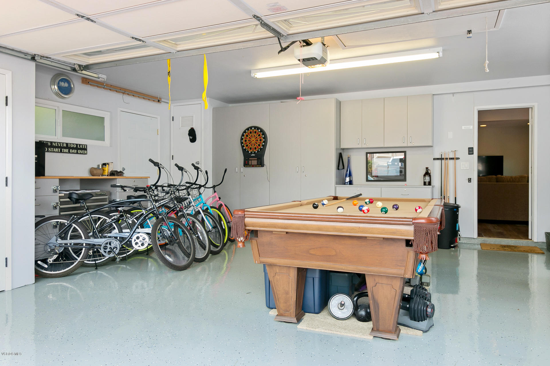 2061 Peninsula Road Oxnard, CA 93035 - Photo 33 of 48 Garage