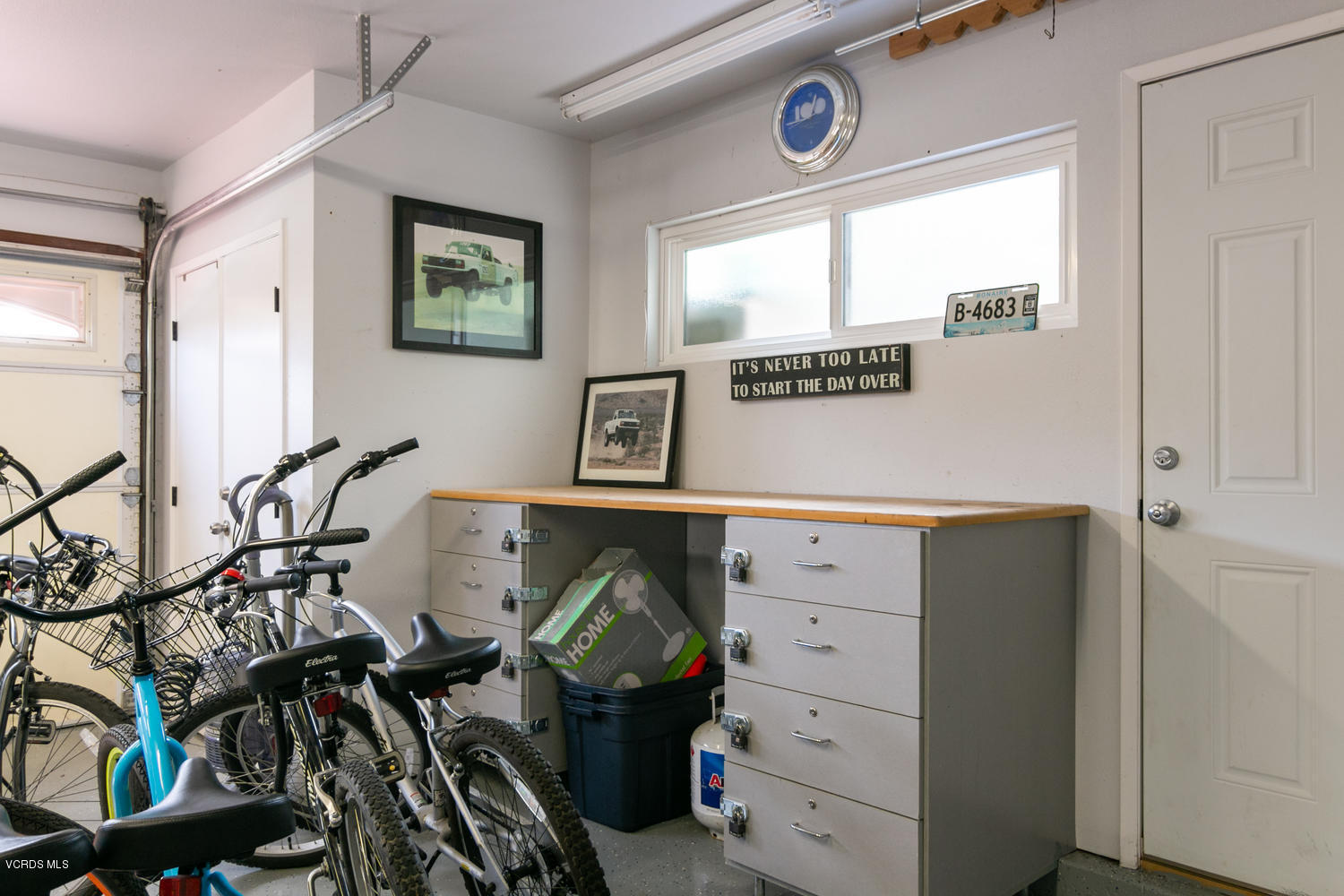 2061 Peninsula Road Oxnard, CA 93035 - Photo 34 of 48 Garage Work bench