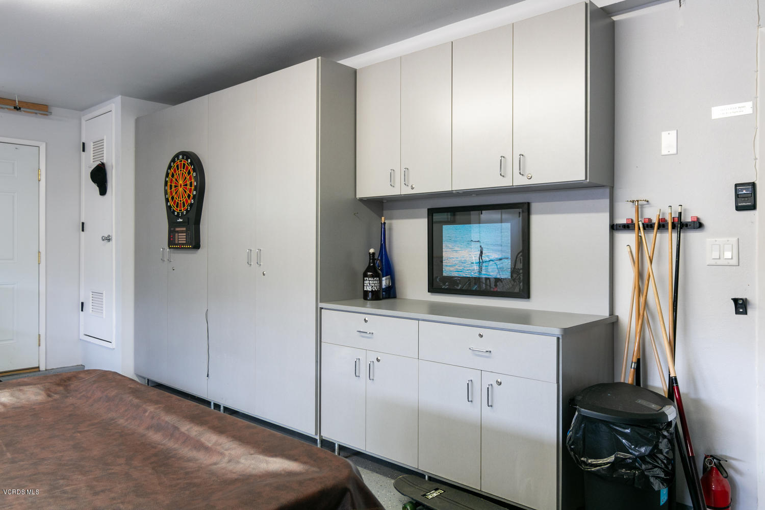 2061 Peninsula Road Oxnard, CA 93035 - Photo 35 of 48 Garage