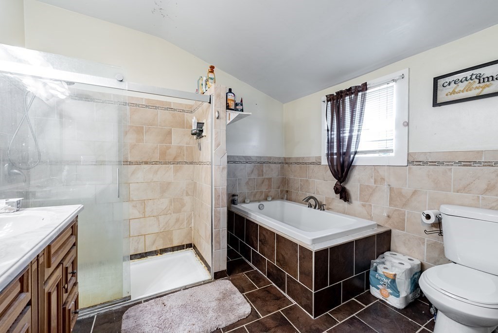 431 Hancock Street Springfield, MA 01105 - Photo 17 of 23 Gallery Image 17