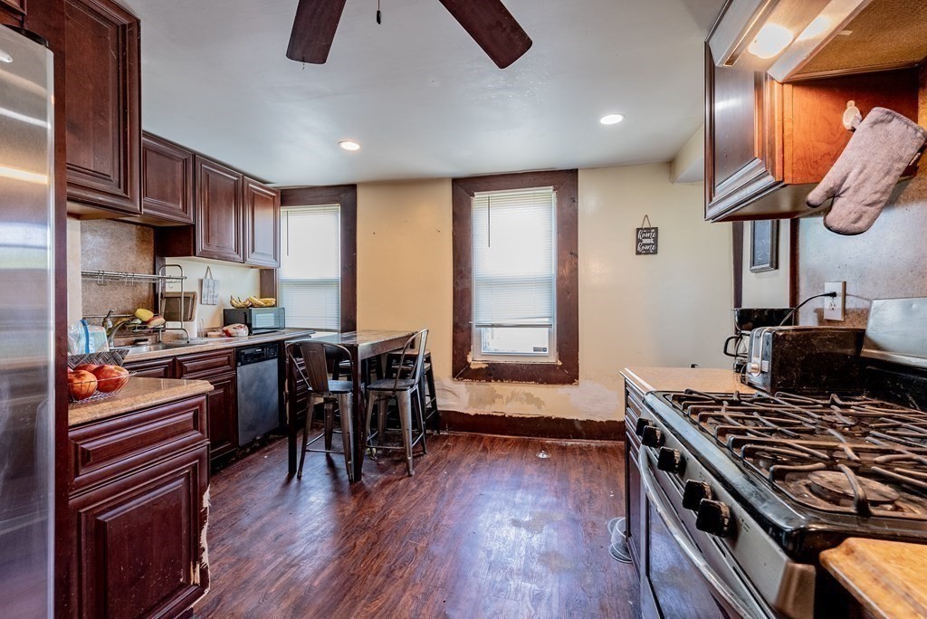 431 Hancock Street Springfield, MA 01105 - Photo 7 of 23 Gallery Image 7