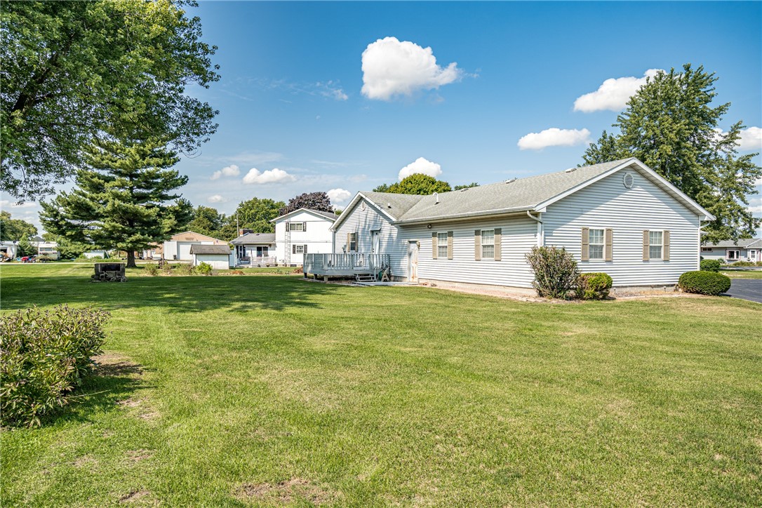 305 Wall Street Findlay, IL 62534 - Photo 19 of 22