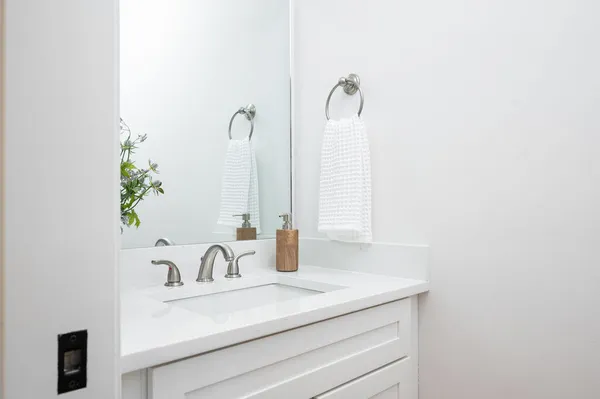 $1,295,000 | 3 McKenney Lane, Kennebunkport, ME 04046