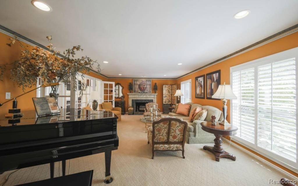 240 Touraine Road Grosse Pointe Farms, MI 48236 - Photo 11 of 50
