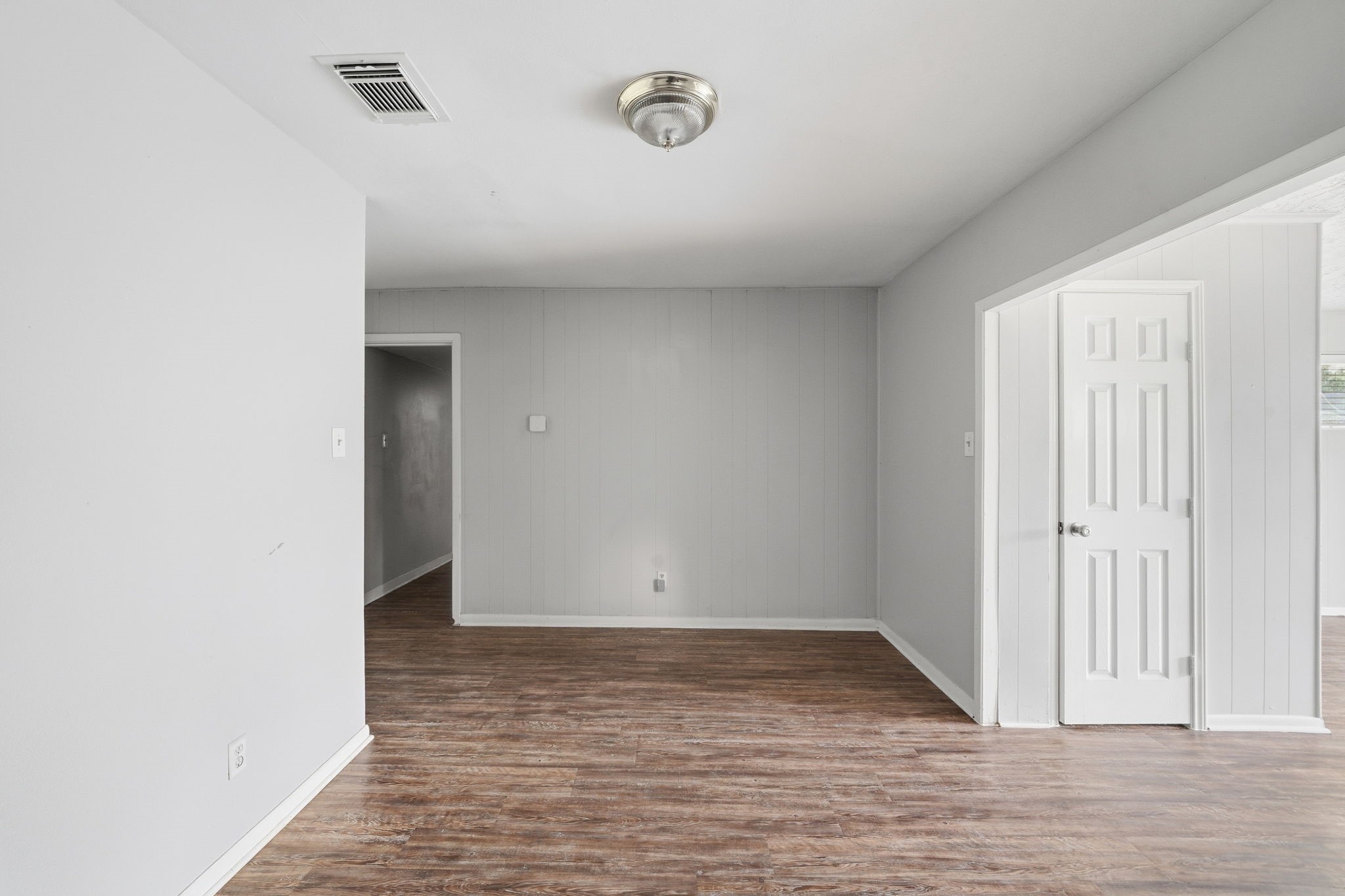 6410 Hopper Road Houston, TX 77016 - Photo 11 of 28 a view of an empty room