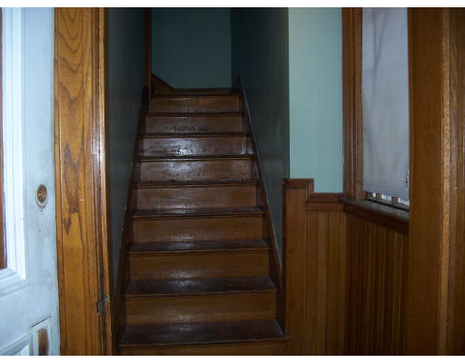 87 Maple Street Boston, MA 02136 - Photo 4 of 10 Gallery Image 4