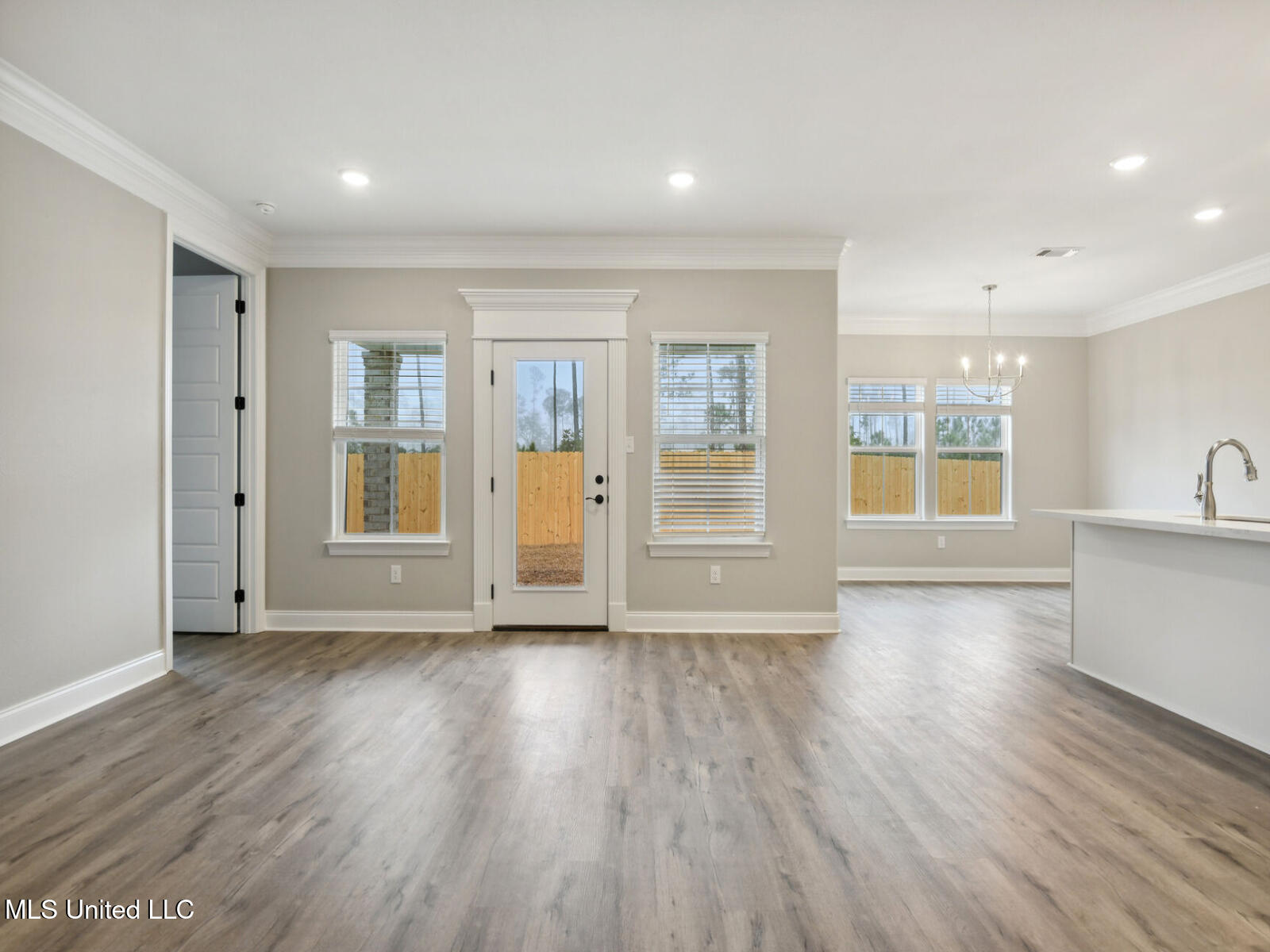 13505 Garland Road Ocean Springs, MS 39564 - Photo 10 of 21 Dune_K224_GreatRoom3