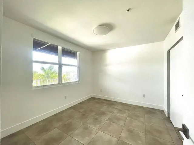 $2,350 | 3455 Northeast 5th Avenue, Oakland Park, FL 33334