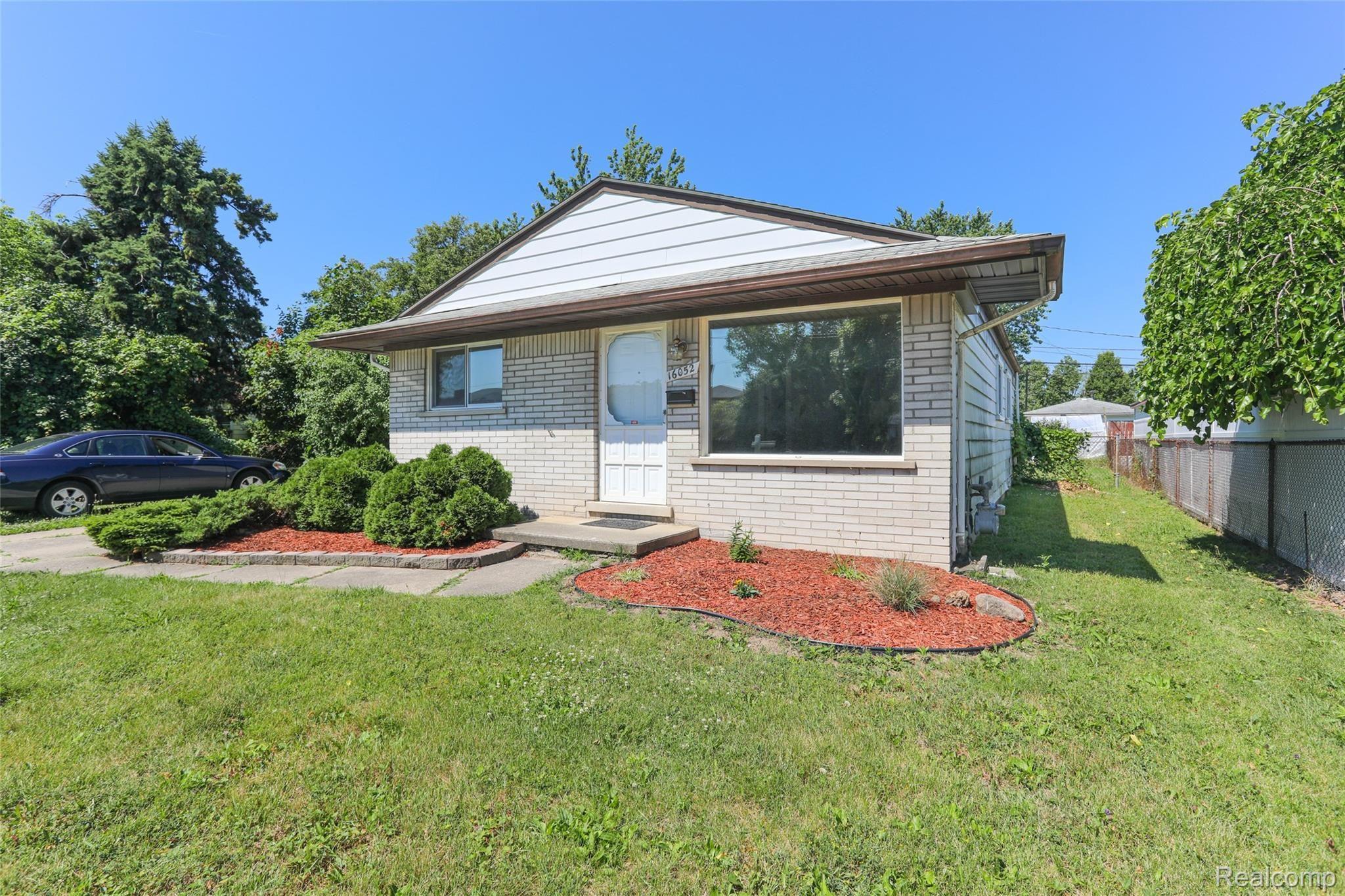 16052 Allen Road Taylor, MI 48180 - Photo 4 of 29 6C9A1871.jpg