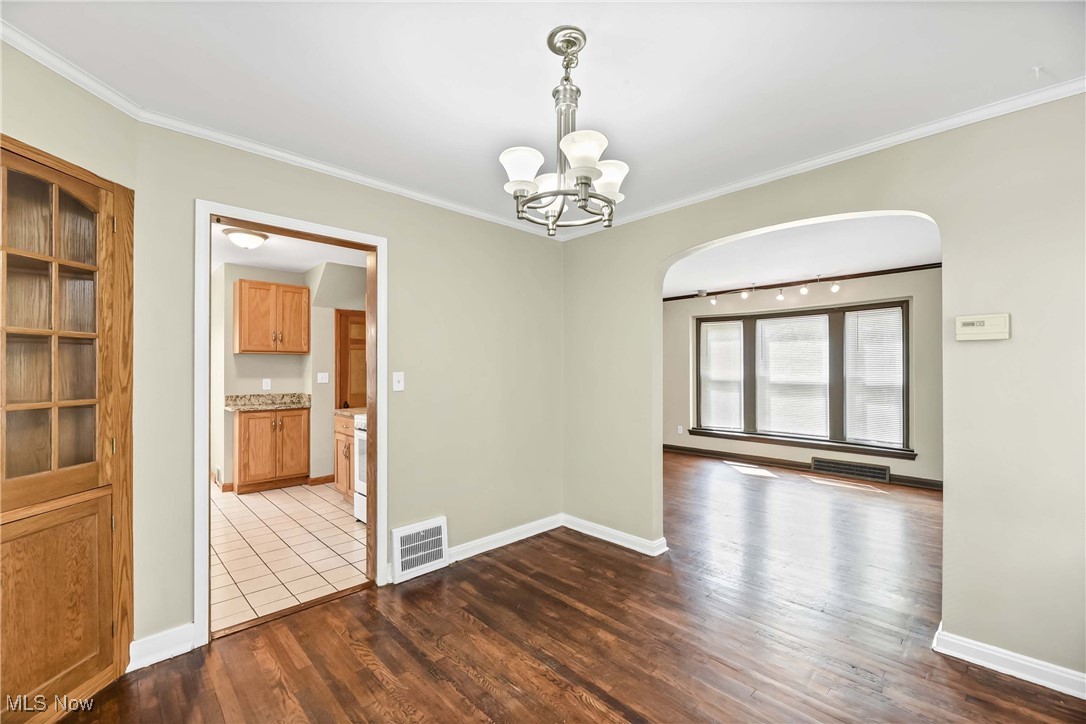 2299 Allison Road Cleveland, OH 44118 - Photo 7 of 18
