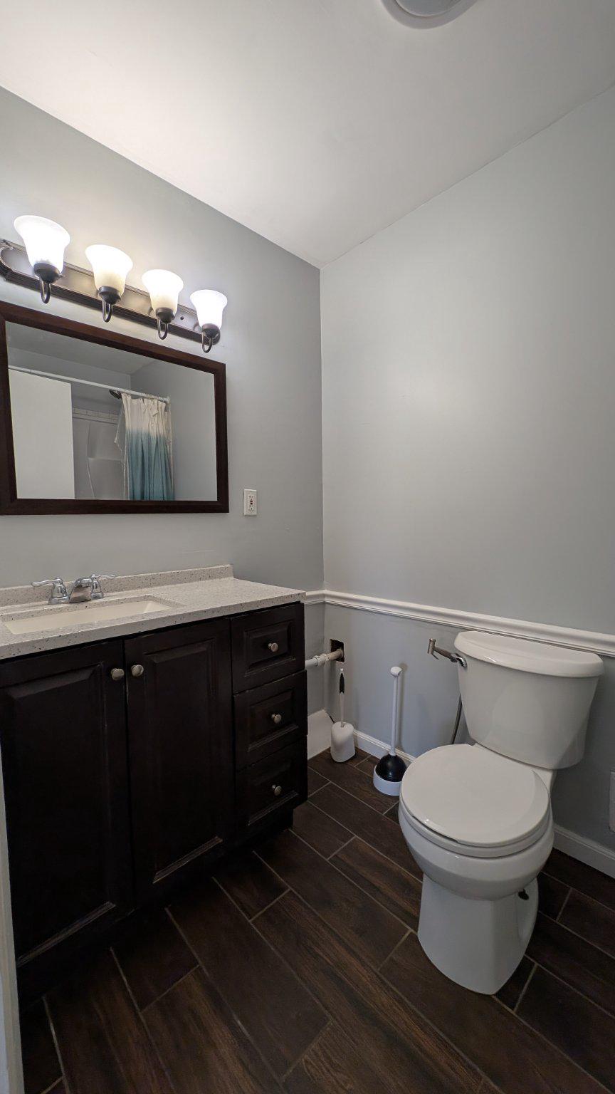 605 Shirley Manor Road Reisterstown, MD 21136 - Photo 14 of 26 Main level full bathroom