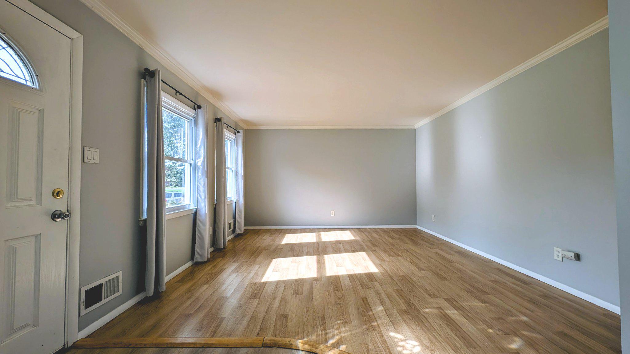 605 Shirley Manor Road Reisterstown, MD 21136 - Photo 4 of 26 Living room.