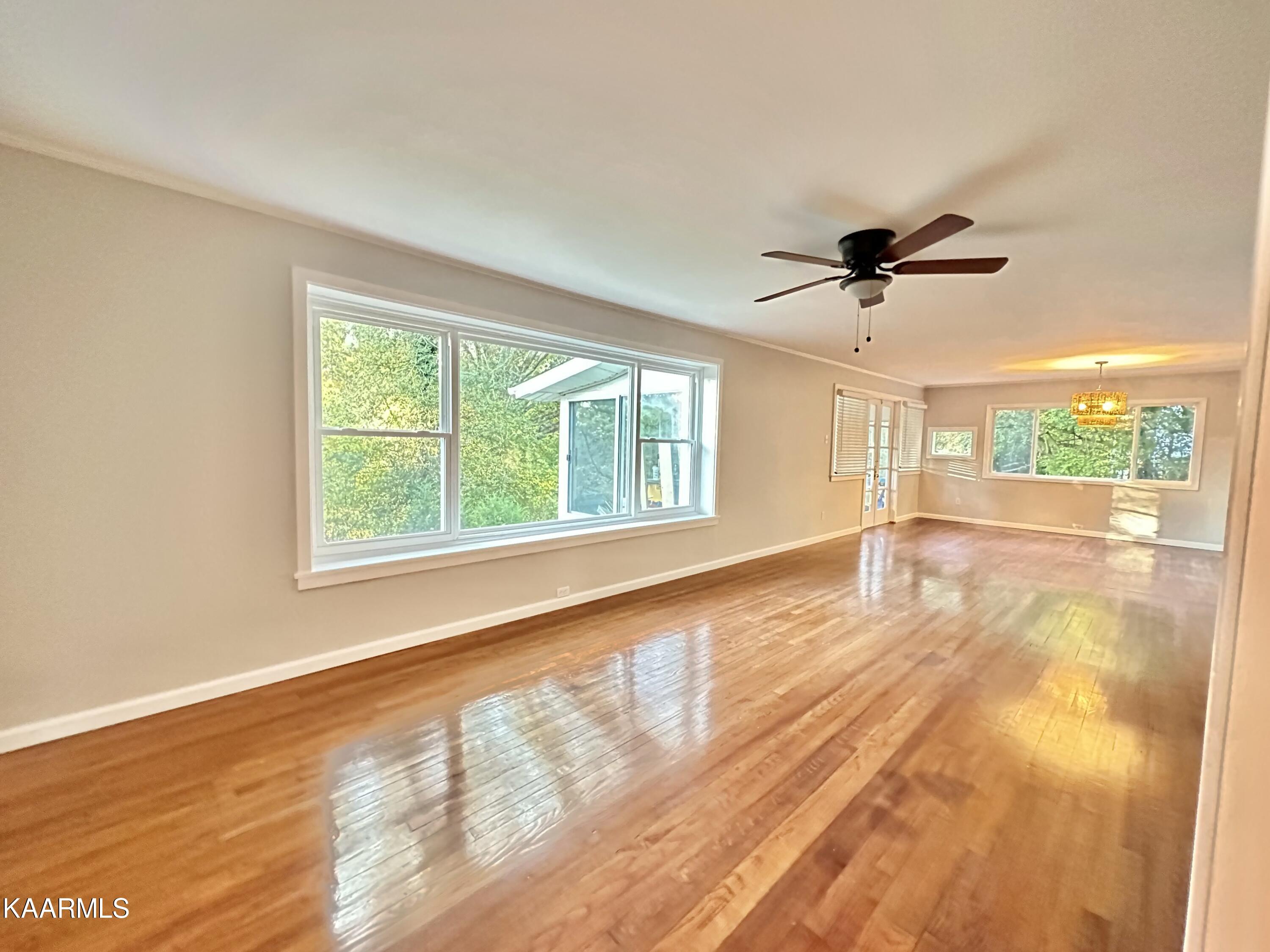 183 California Avenue Oak Ridge, TN 37830 - Photo 3 of 27 D09AE7E8-17AA-4179-A823-91DE8300935A