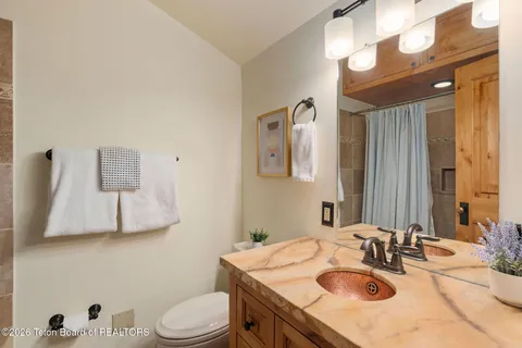 $1,410,000 | 4420 Berry Drive, Unit 3824, Wilson, WY 83014