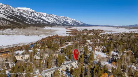 $1,410,000 | 4420 Berry Drive, Unit 3824, Wilson, WY 83014