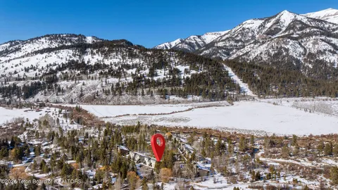 $1,410,000 | 4420 Berry Drive, Unit 3824, Wilson, WY 83014